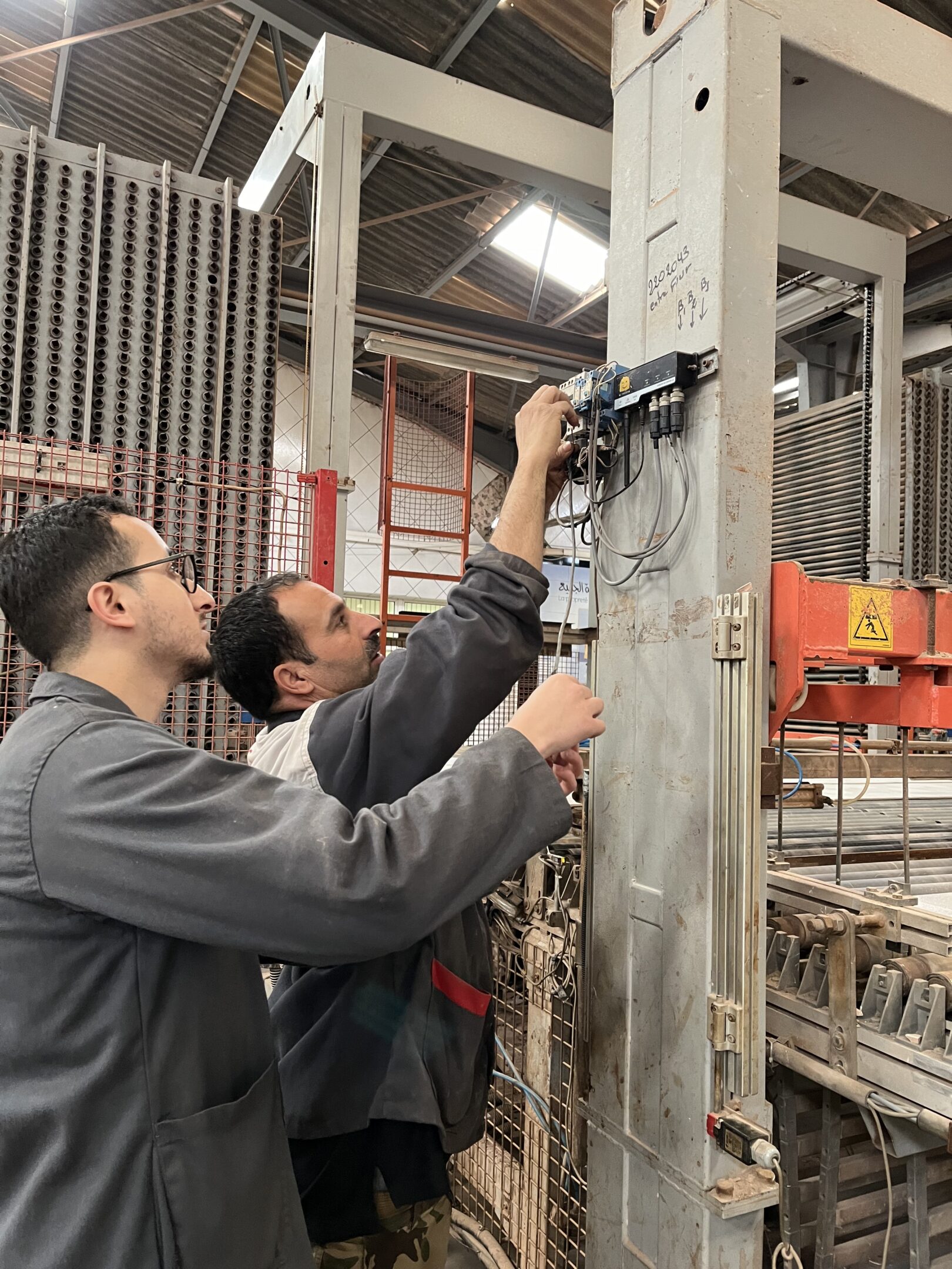 Evocon being installed in a Super Cerame factory
